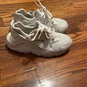 White Nike huaraches